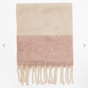 Huntington Scarf